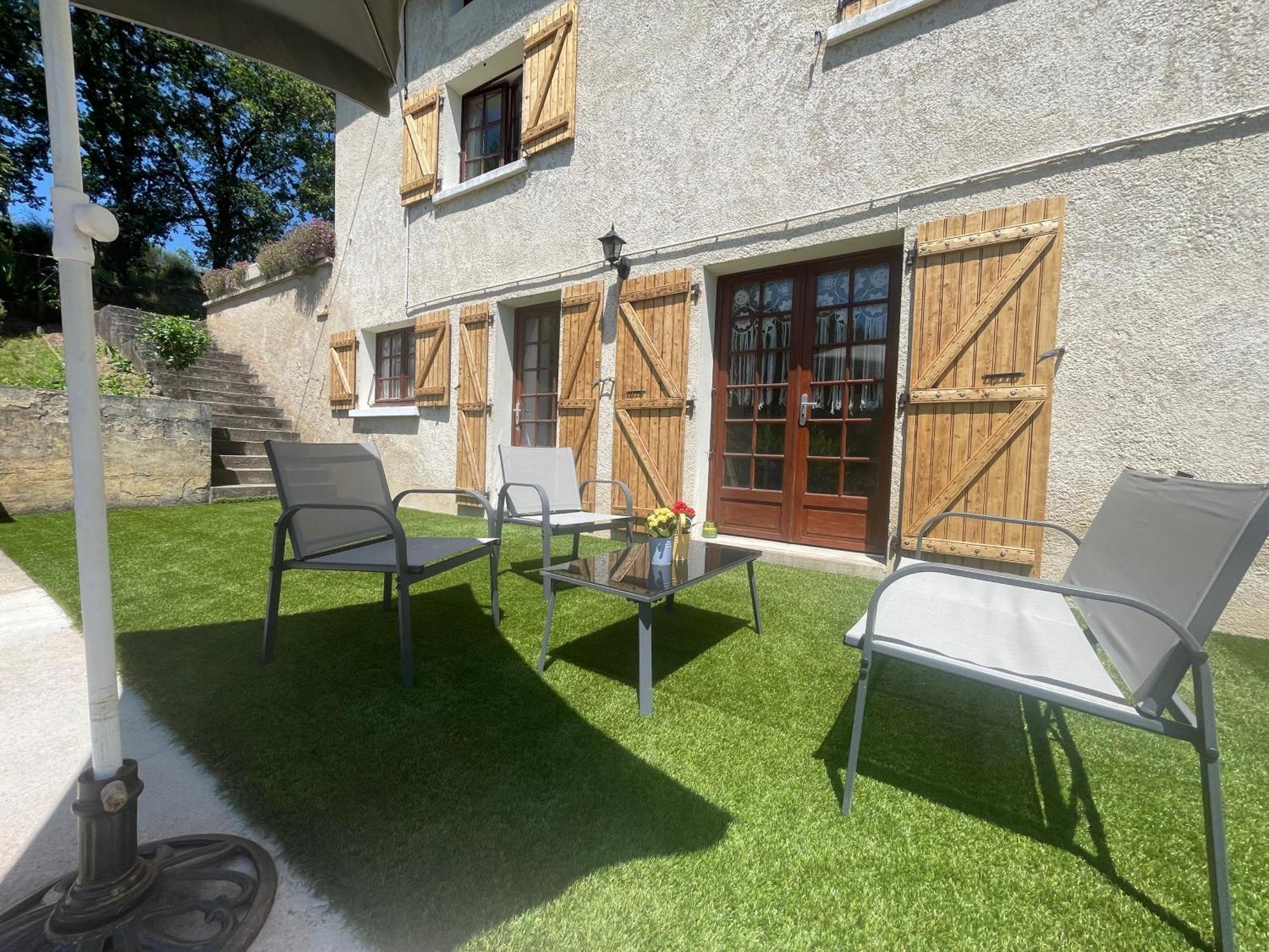 Le Petit Roquet Hotel Saint-Lazare Exterior photo